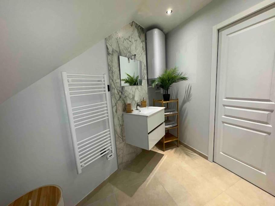 Appart Cosy 5Min Roissy Cdg Ле Мени-Амело Екстериор снимка